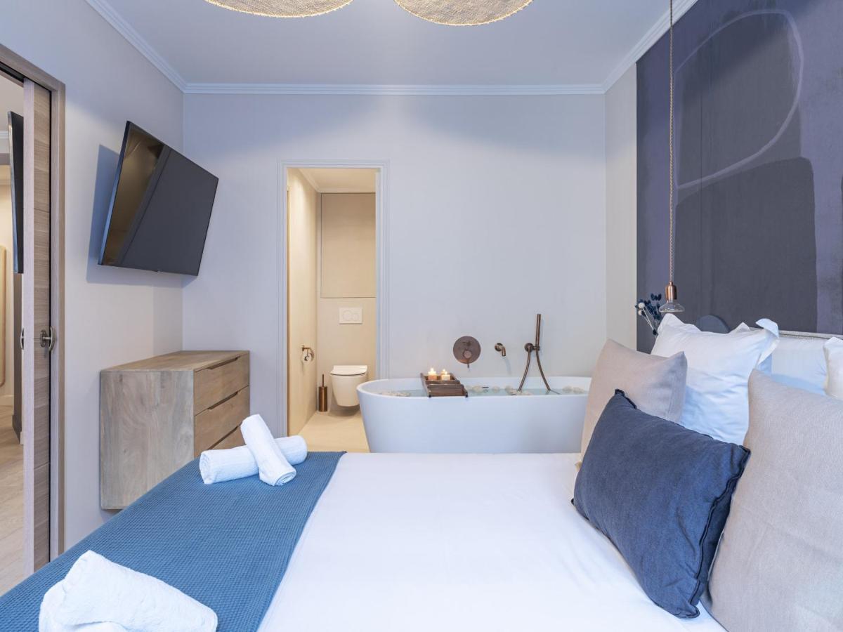 The Blue Suite On Champs Elysees Avenue Paris Exterior foto